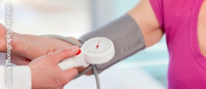  Bluthochdruck zählt zu den größten Risikofaktoren für einen Schlaganfall.